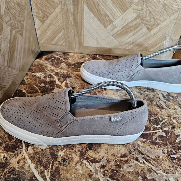 Keds women's low slip-on gray shoes size 10. 412 - Picture 5 of 11